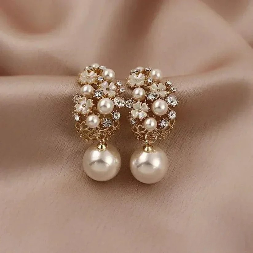 Soraya™ | Elegant Flower Pearl Earrings