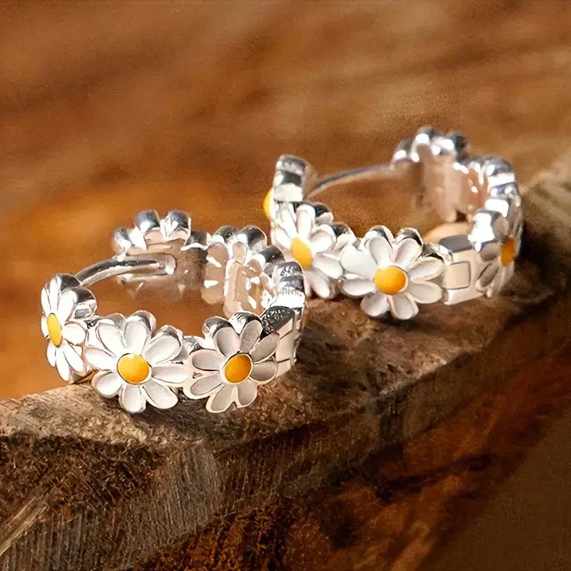 Lorie | Elegant Daisy White Gold Hoop Earrings