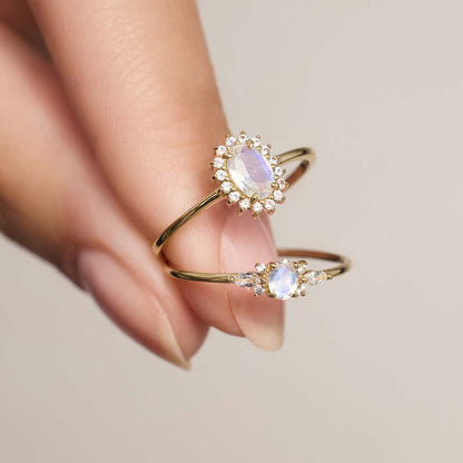 Muse™ | Gold Moonstone Ring