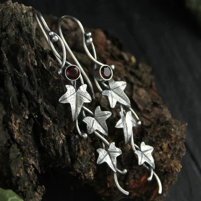 Kazy | Antique Leaf Elf White Gold Earrings
